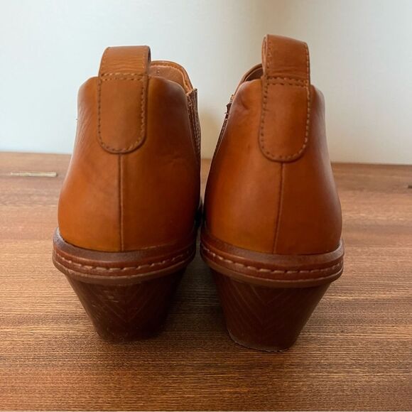 Via Spiga Tan Ankle Boots - Picture 2 of 7